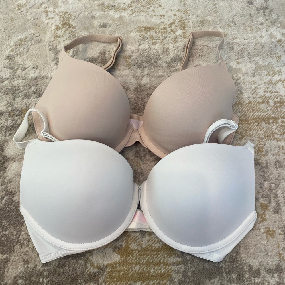 32D Push Up PINK Victoria’s Secret 2 pack bras